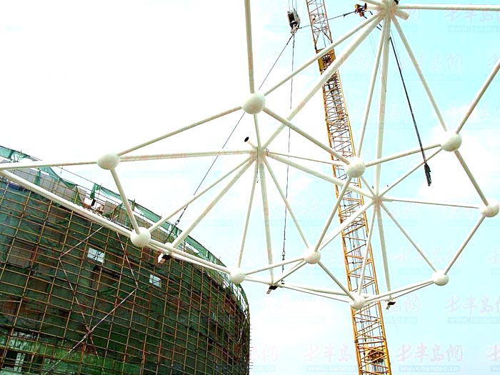 扎兰屯体育馆网架安装